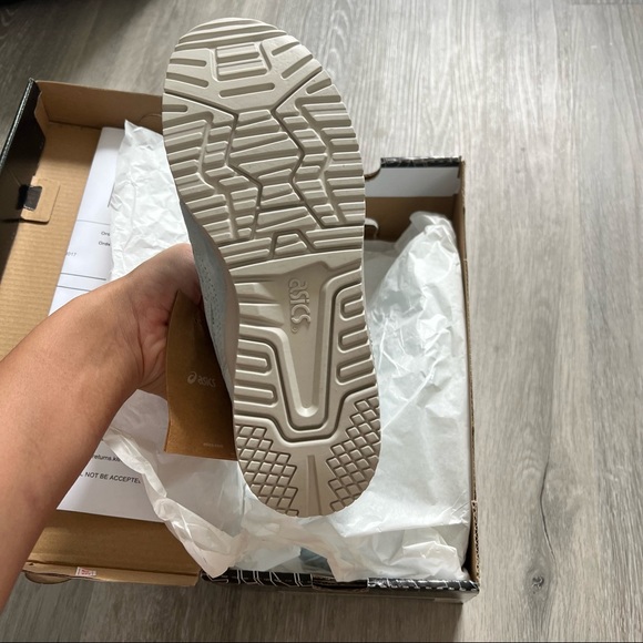 Kith x ASICS Ronnie Fieg gel lyte iii in helium - Picture 5 of 11